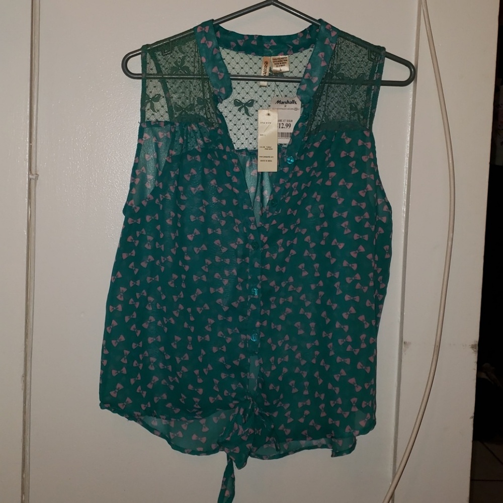 Sleeveless Shirt